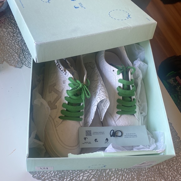 OFF-WHITE Auth Sneakers💯 - Picture 8 of 8